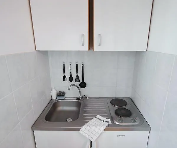 Floras Apartman Tkon