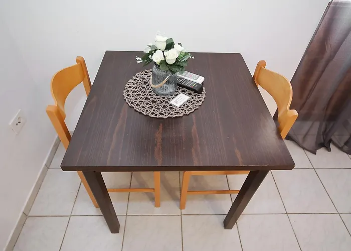 Floras Apartman Tkon