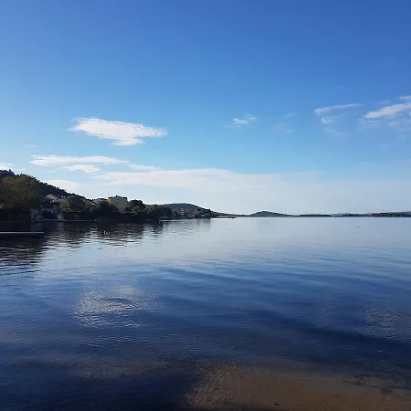 Apartament Floras Tkon