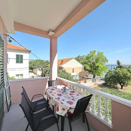 Floras Apartament Tkon